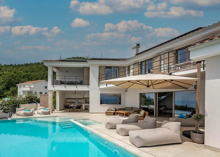 Luxury Dana Indoor Pool And Sauna Willa