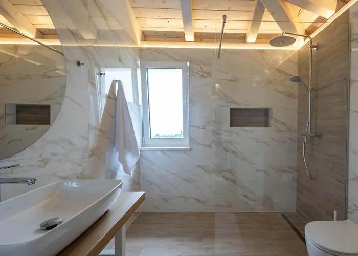 Luxury Dana Indoor Pool And Sauna Willa *