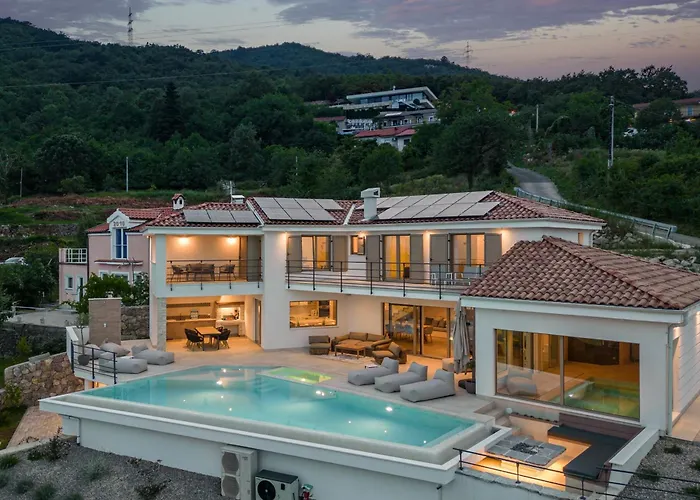 Luxury Dana Indoor Pool And Sauna Willa