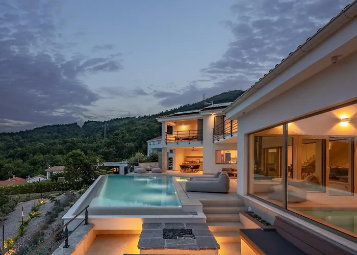 Luxury Dana Indoor Pool And Sauna Vila Icici