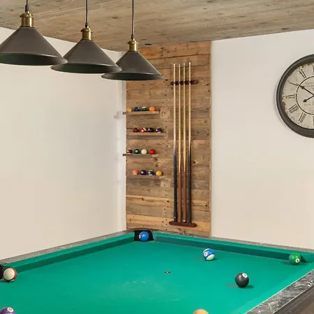 Luxury Dana Indoor Pool And Sauna - Happy *