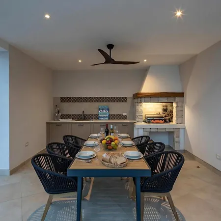 Villa Luxury Dana Indoor Pool And Sauna